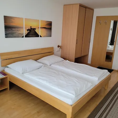 Gaestezimmer Suppan 3* Hörbranz